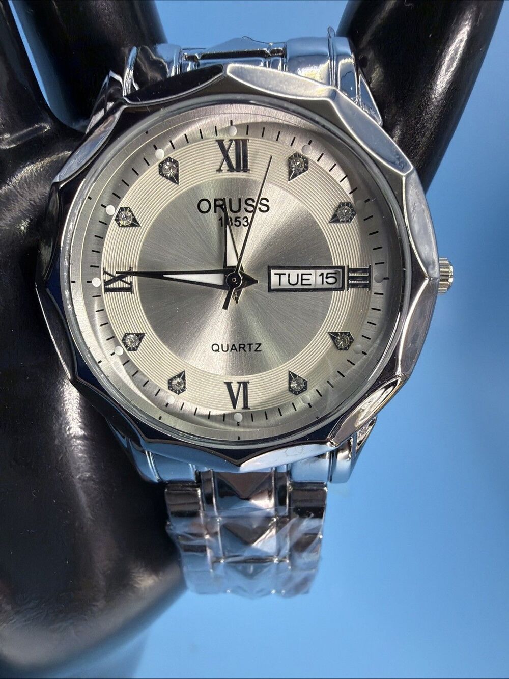 New - Oross, Men's 40mm, Silver Dial, Quartz, Day/Date watch .